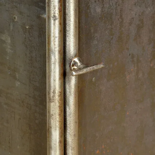 Illustration numéro 5 du produit Table de chevet, années 1910