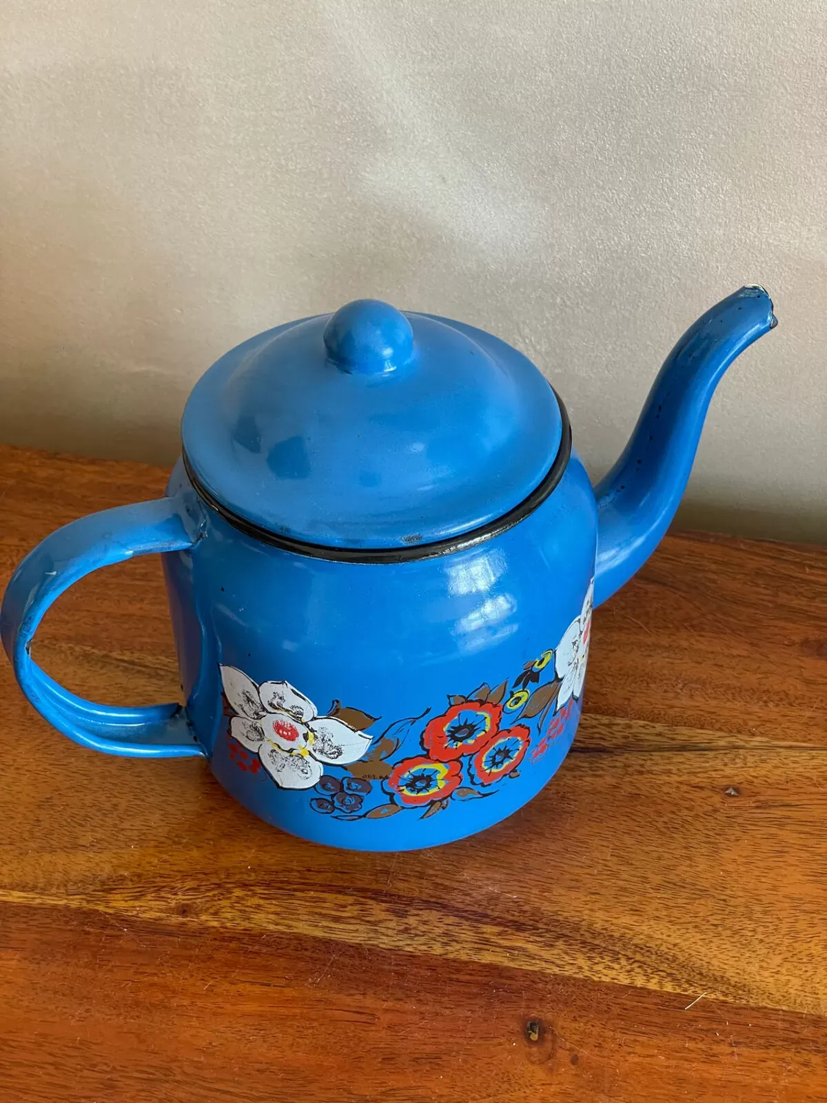 Illustration numéro 5 du produit Theire en tôle émaillée