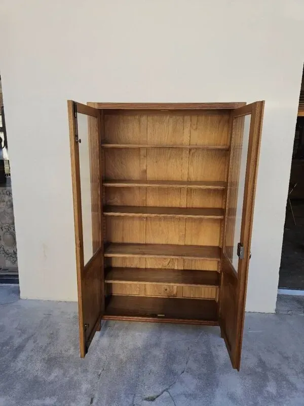 Illustration numéro 5 du produit Vitrine parisienne d'école en chêne, 1950