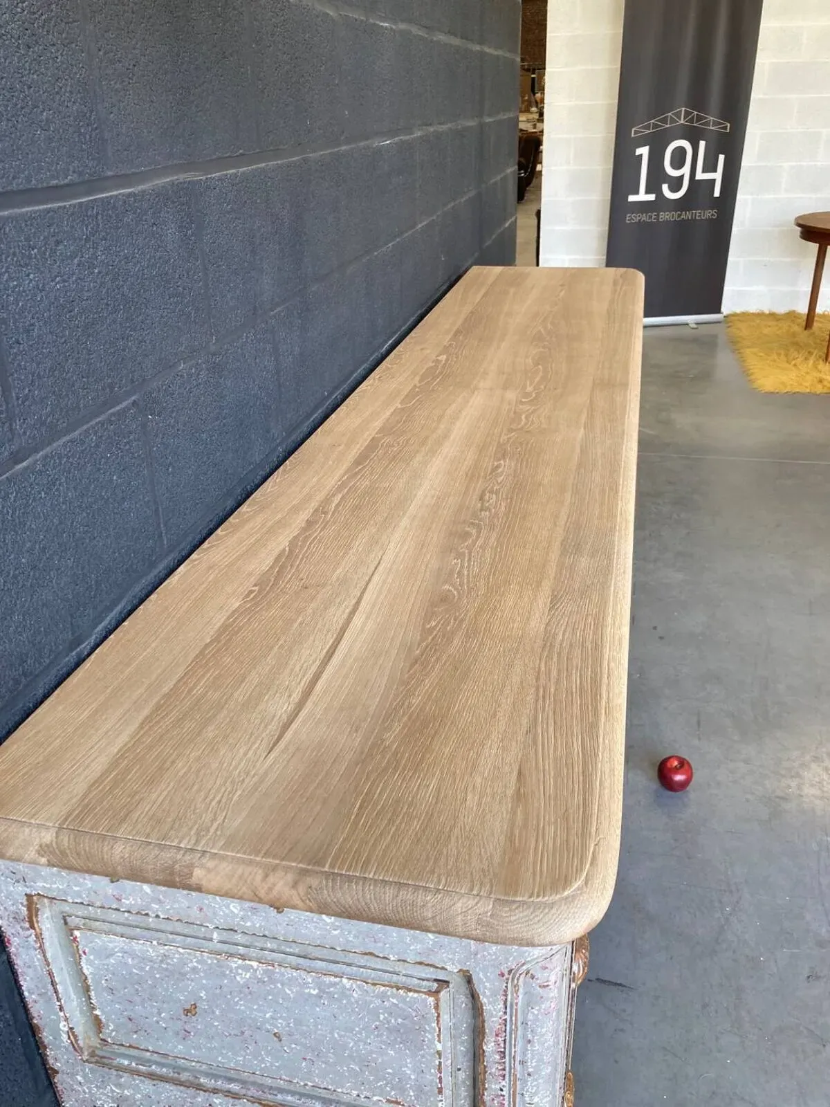 Illustration numéro 5 du produit Ancien meuble à 12 tiroirs