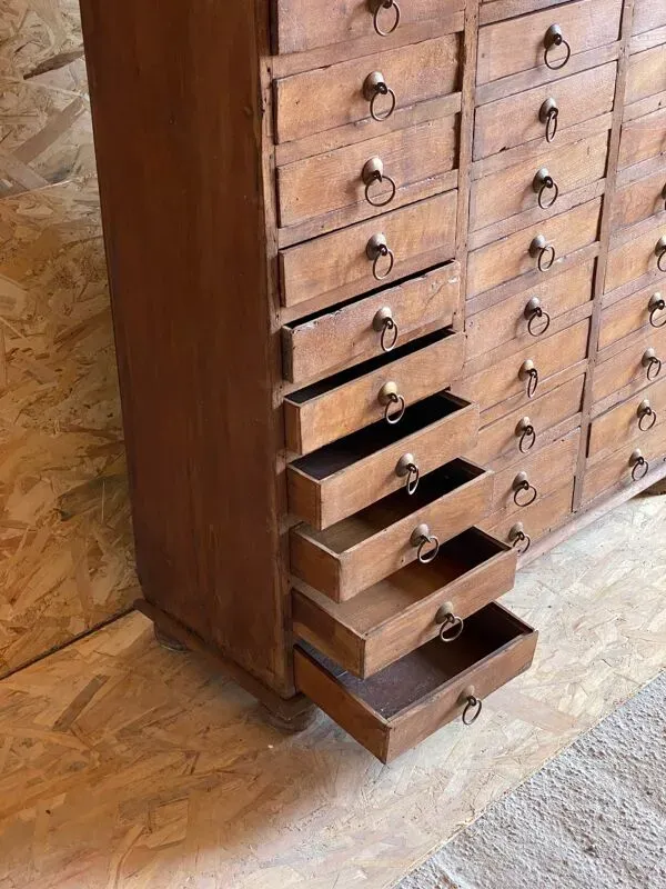 Illustration numéro 5 du produit Magnifique meuble de métier en Teck ancien