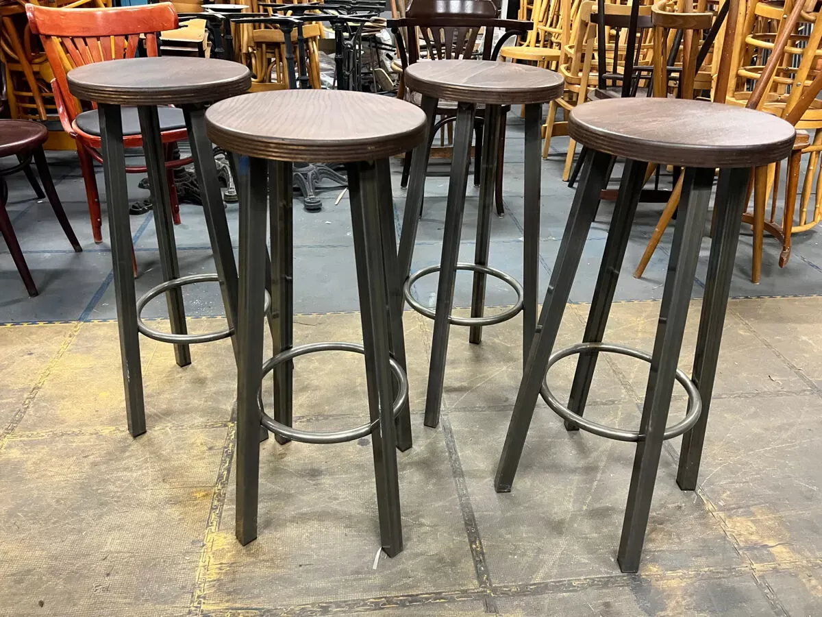 Illustration numéro 5 du produit Lot de 4 tabourets