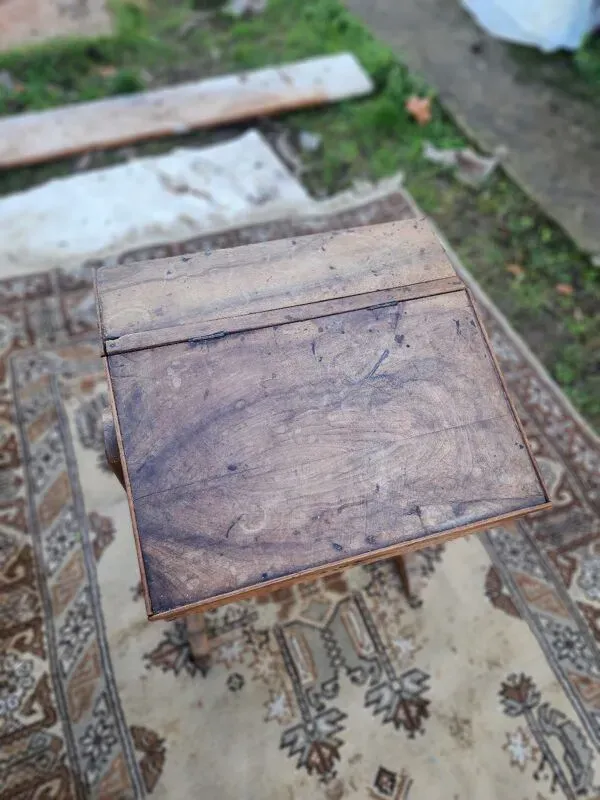 Illustration numéro 5 du produit Pupitre d'écolier