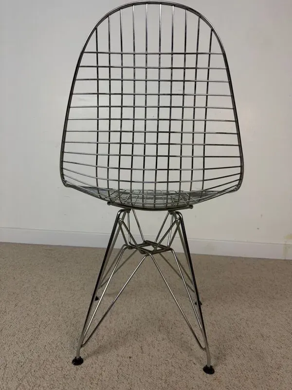 Illustration numéro 5 du produit Chaises filaires chromées vintage