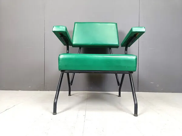 Illustration numéro 5 du produit Fauteuil italien des années 50, style mid-century.