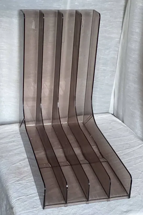 Illustration numéro 5 du produit Étagère casier à disques vinyle Plexiglas fumé vintage 1970