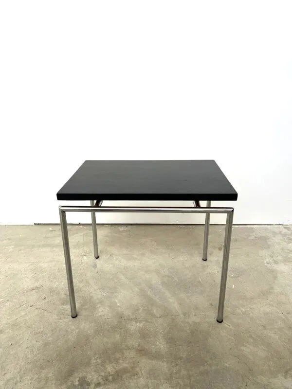 Illustration numéro 5 du produit Bout de canapé vintage – Chrome et noir – Pays-Bas 1960