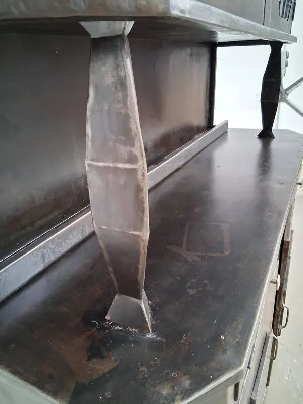 Illustration numéro 5 du produit Meuble de métier métallique