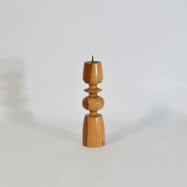 Illustration numéro 5 du produit Bougeoir en bois massif tourné et laiton