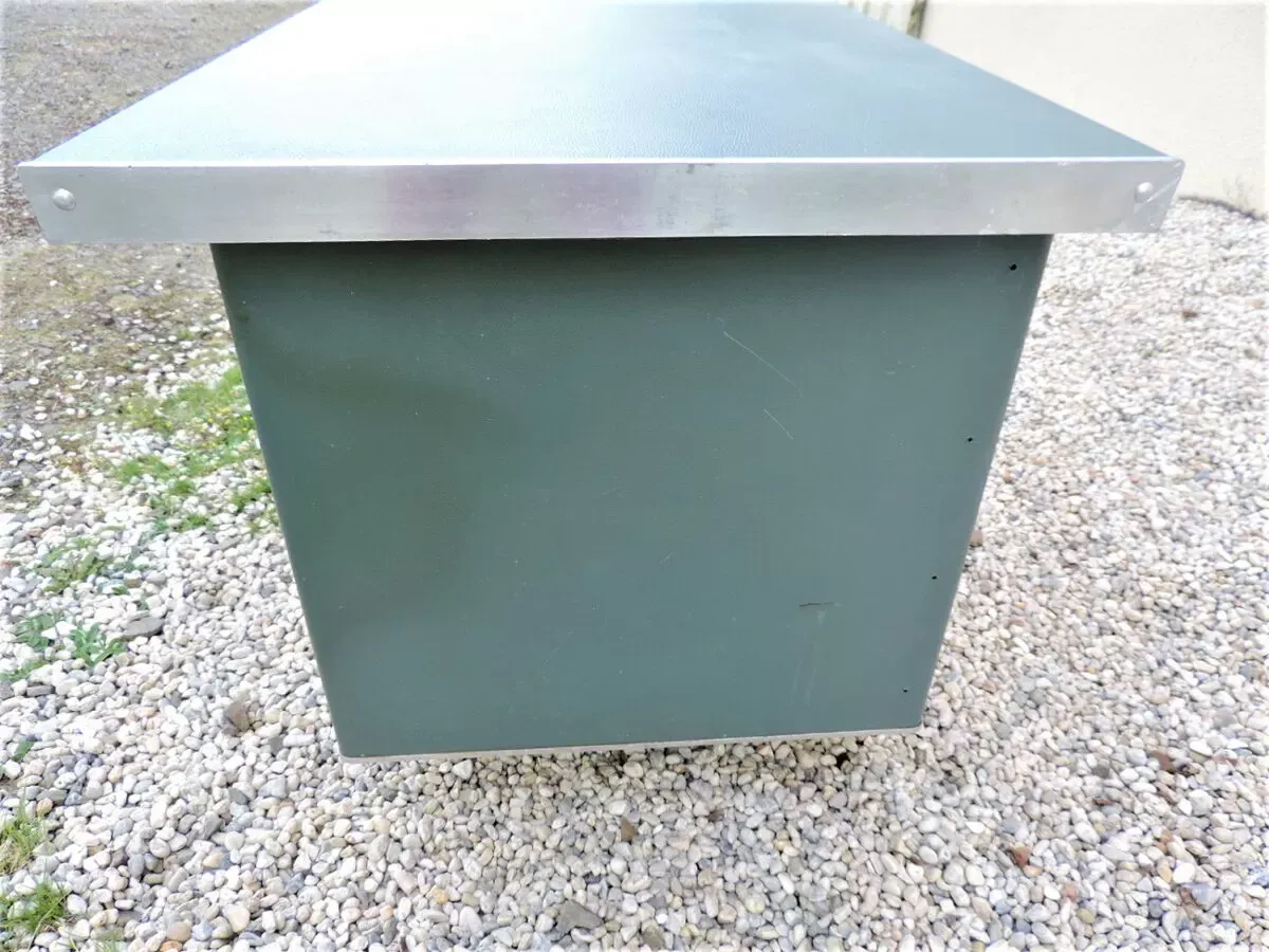 Illustration numéro 5 du produit Bureau métallique industriel 1950