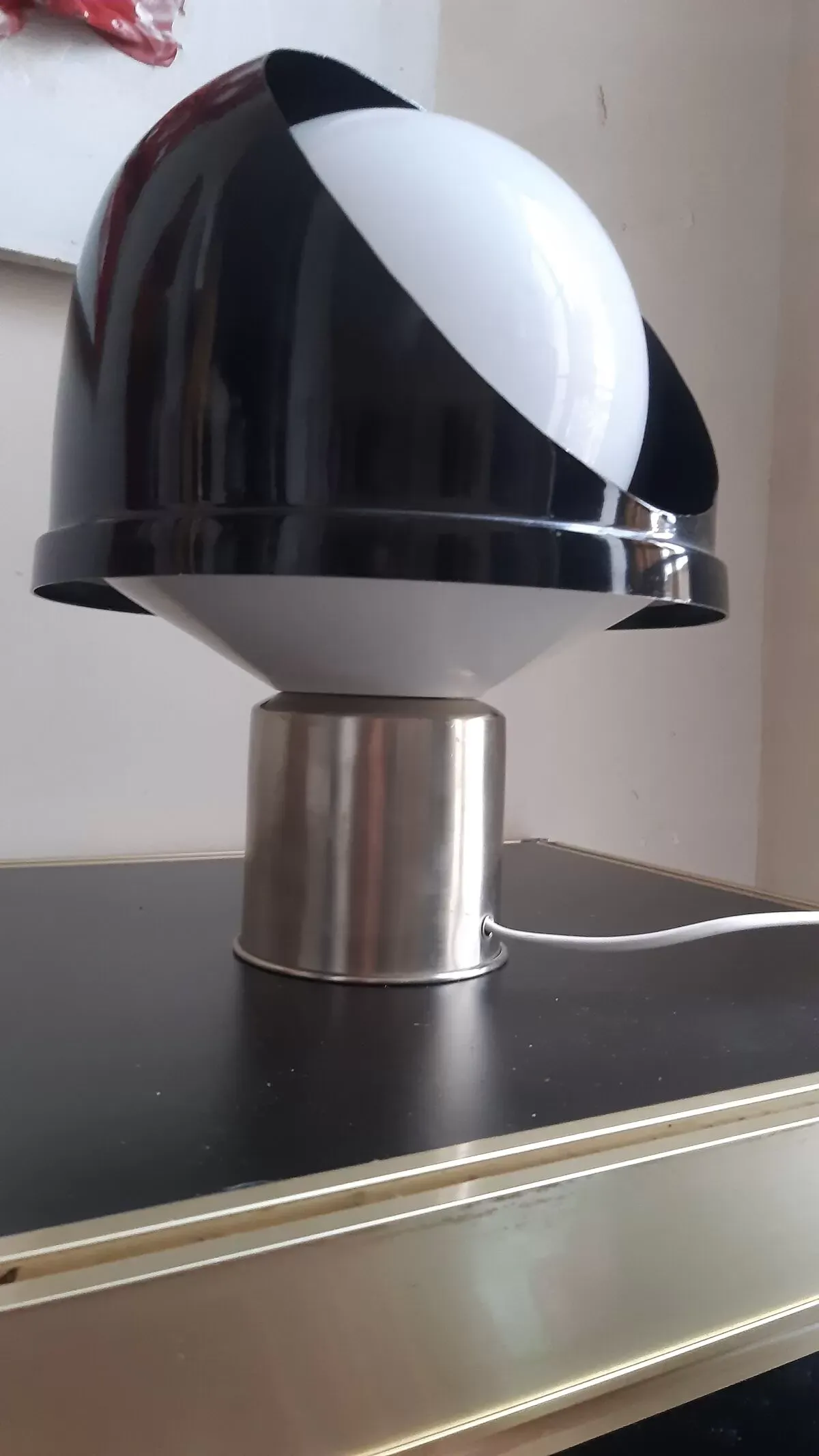 Illustration numéro 5 du produit Lampe design 1970