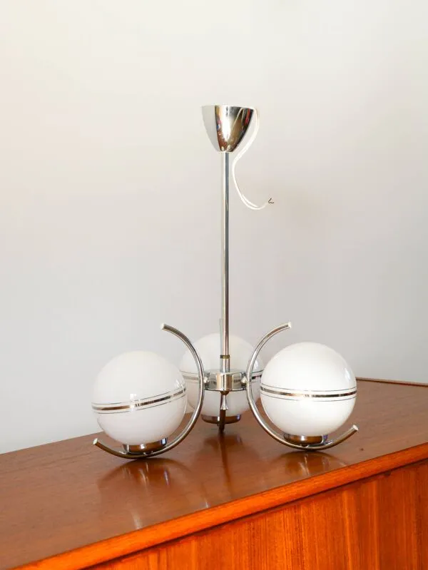 Illustration numéro 5 du produit Suspension 3 feux en opaline et chrome, Art Déco, 1940