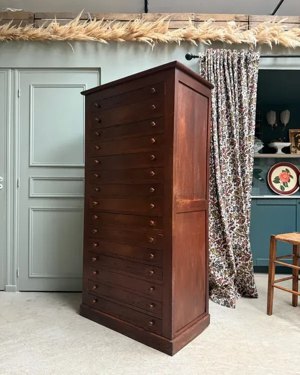 Illustration numéro 5 du produit Meuble de métier à tiroirs (rénové)