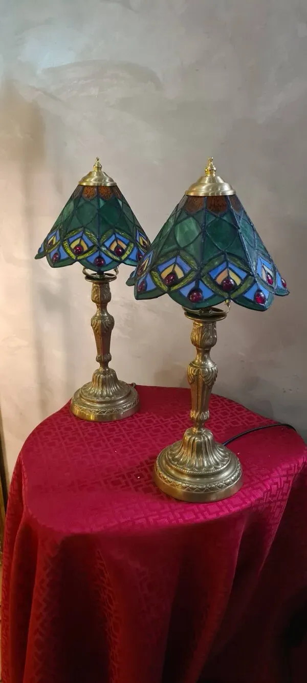Illustration numéro 5 du produit Paire lampe bronze ancienne abat jour verre 44x21 vitrail style tiffany
