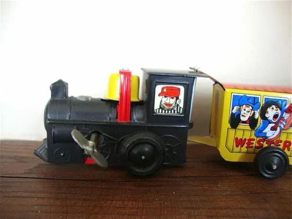 Illustration numéro 5 du produit Train mécanique en tôle peinte