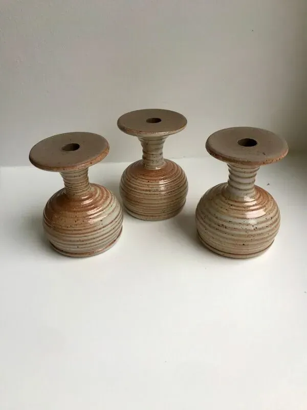 Illustration numéro 5 du produit Trio de coquetiers en grès du marais années 60-70