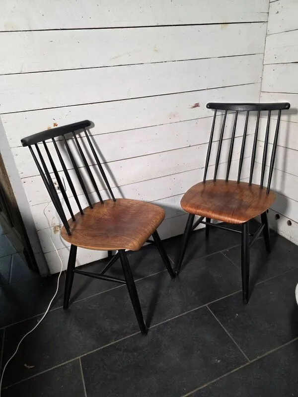 Illustration numéro 5 du produit Paire de chaises scandinaves Fanett par Ilmari Tapiovaara, années 60