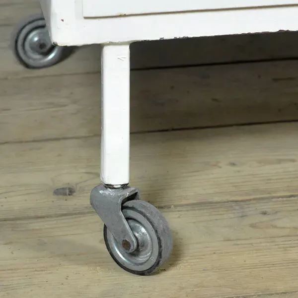 Illustration numéro 5 du produit Vitrine médicale / chariot, années 1940