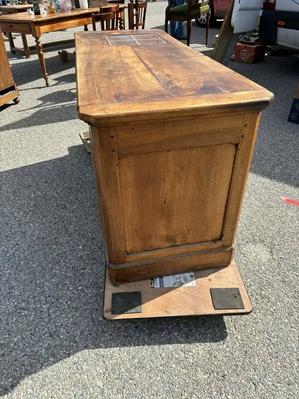 Illustration numéro 5 du produit Banque de commerce, comptoir