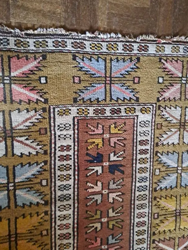 Illustration numéro 5 du produit Tapis oriental  Fait main de forme rectangulaire datant des années 1960 en 100% Laine