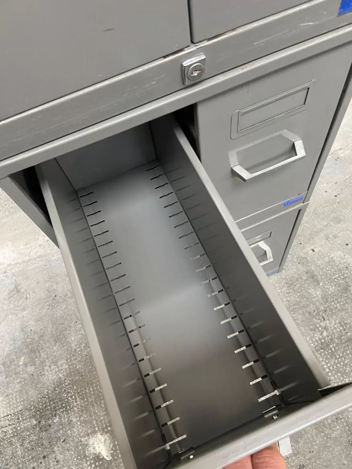 Illustration numéro 5 du produit Meuble d'archivage modulable 8 tiroirs métal