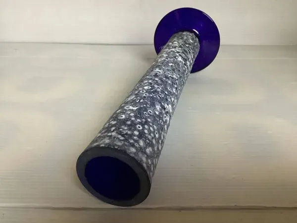 Illustration numéro 5 du produit Grand vase soliflore Scavo bleu cobalt