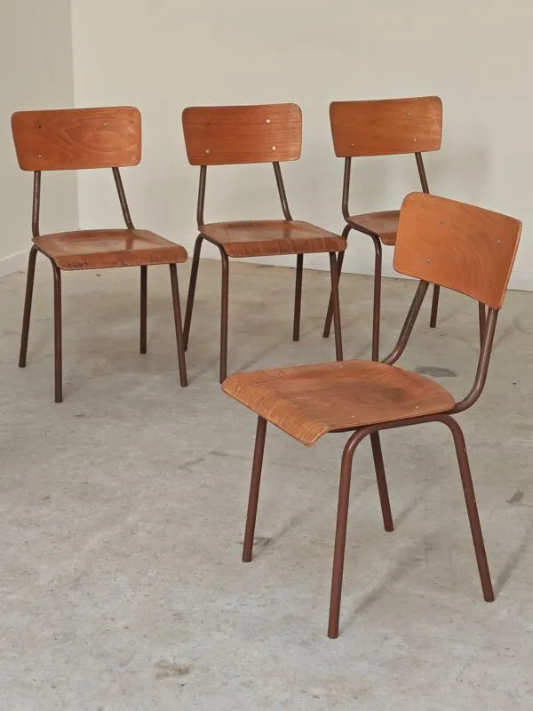 Illustration numéro 5 du produit Lot de 4 chaises d'école tchèque style Mullca