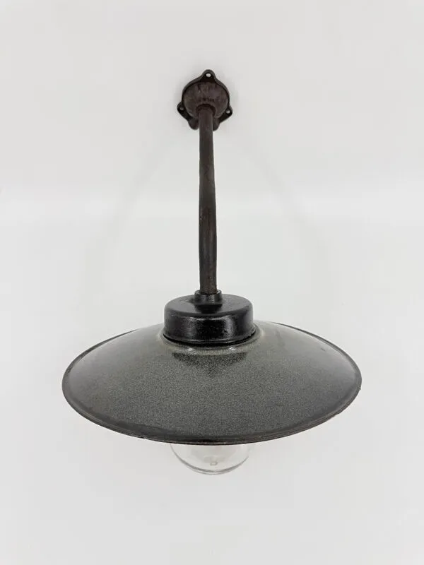 Illustration numéro 5 du produit Lampe de cour