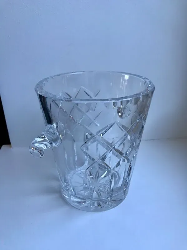 Illustration numéro 5 du produit Seau à glace en cristal années 60-70