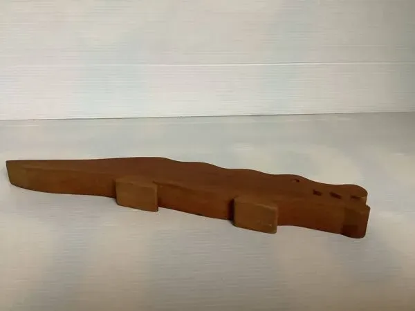 Illustration numéro 5 du produit Bougeoir crocodile bois scandinave zoomorphe