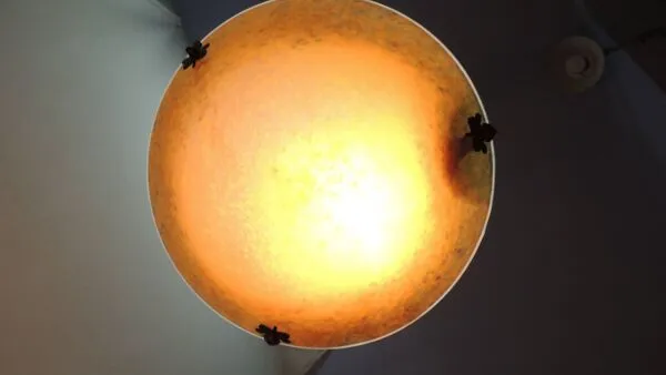 Illustration numéro 5 du produit Suspension vintage années 70 en verre moucheté orange – Lustre rétro à chaî