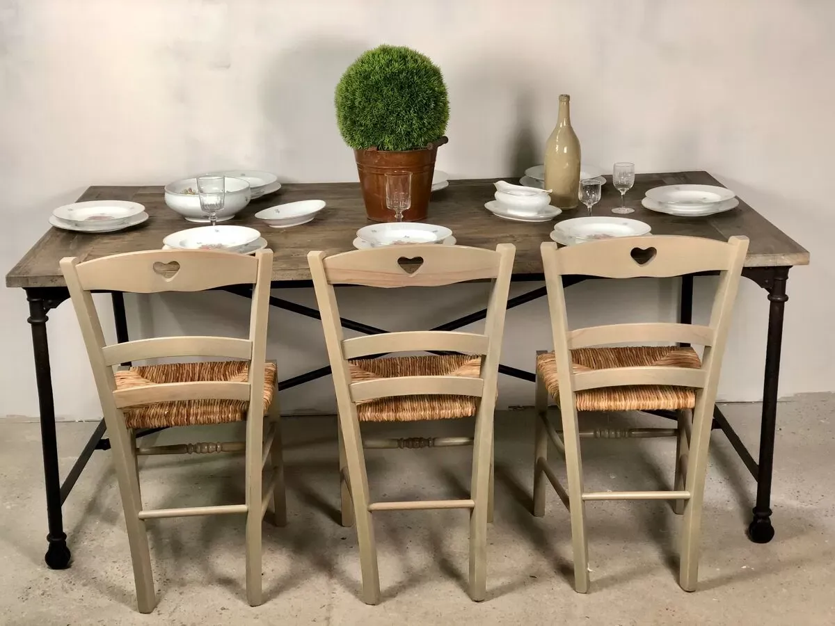 Illustration numéro 5 du produit Table d'atelier en fer et plateau bois ancien