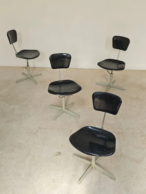 Illustration numéro 5 du produit Chaise réglable industrielle réglablemétal Tchécoslovaquie 1960