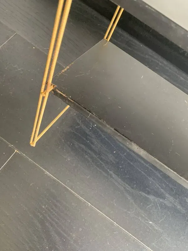 Illustration numéro 5 du produit Etagère vintage 1960 String murale noir doré - 60 x 48 cm