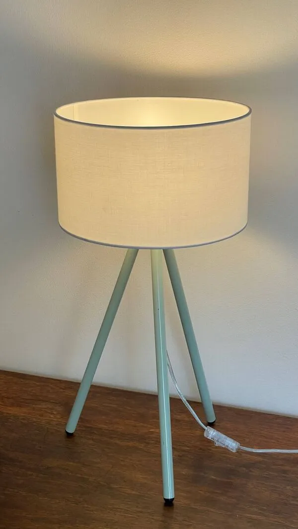 Illustration numéro 5 du produit Lampe tripode metal vert années 90