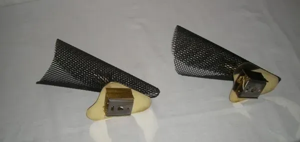 Illustration numéro 5 du produit Appliques tôle étirée des années 50