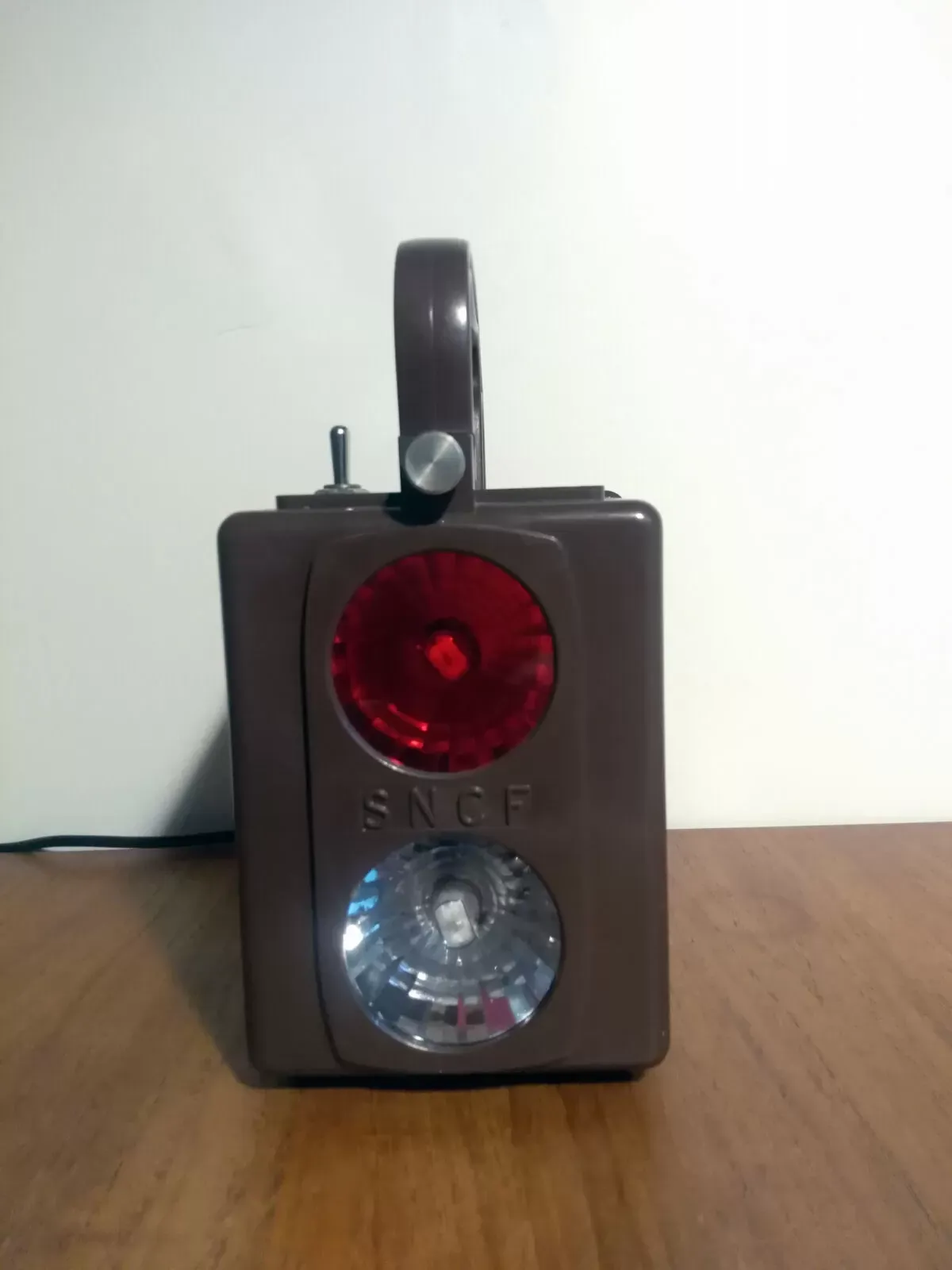 Illustration numéro 5 du produit Lanterne industrielle SNCF LED 220v