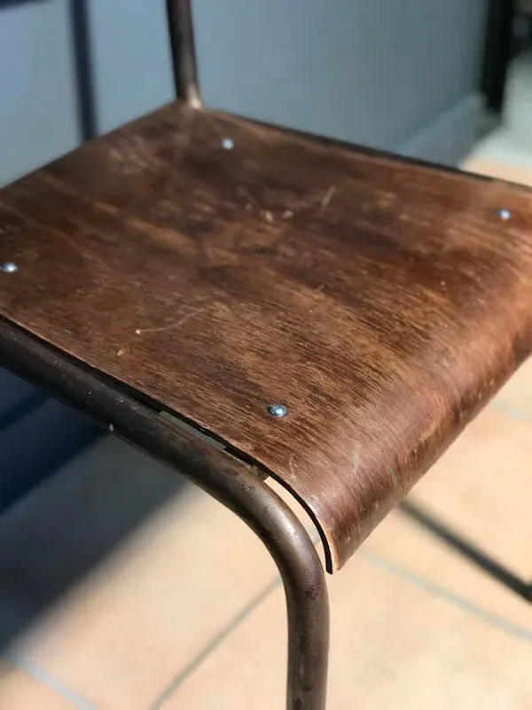 Illustration numéro 5 du produit Chaise style écolier