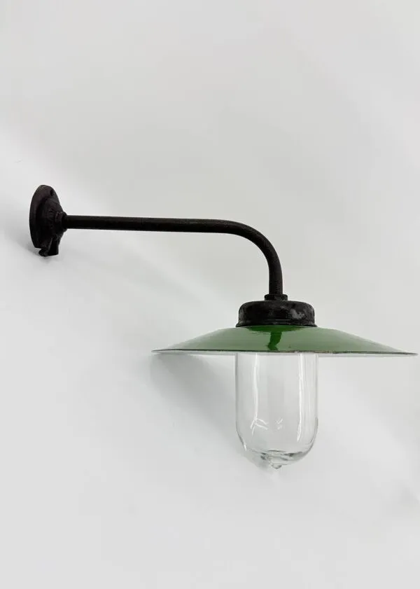 Illustration numéro 5 du produit Lampe de cour