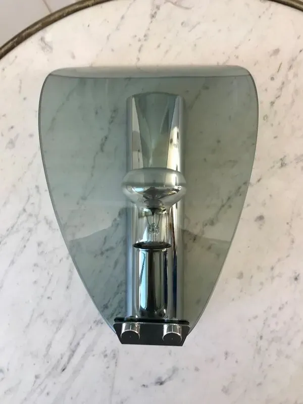 Illustration numéro 5 du produit applique en chrome et verre fumé années 70