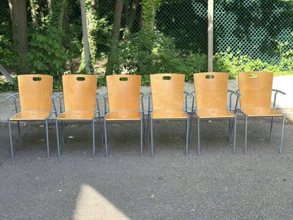 Illustration numéro 5 du produit 6 chaises scandinaves des années 90 en acier et bois clair ikea