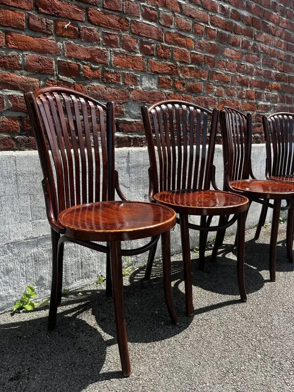Illustration numéro 5 du produit Lot 4 chaises bistrot à barreaux anciennes style Thonet