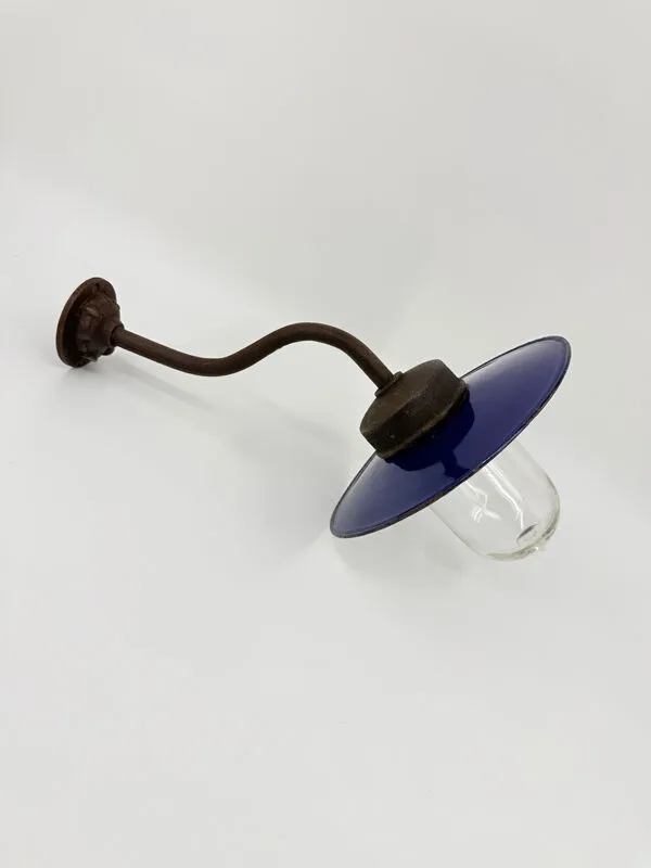 Illustration numéro 5 du produit Lampe de cour
