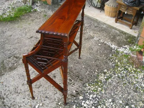 Illustration numéro 5 du produit Porte revus  / livre d'hotel en acajou vintage