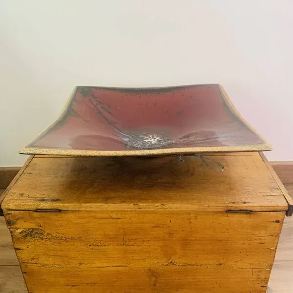 Illustration numéro 5 du produit Coupe carrée rouge matthieu lievois