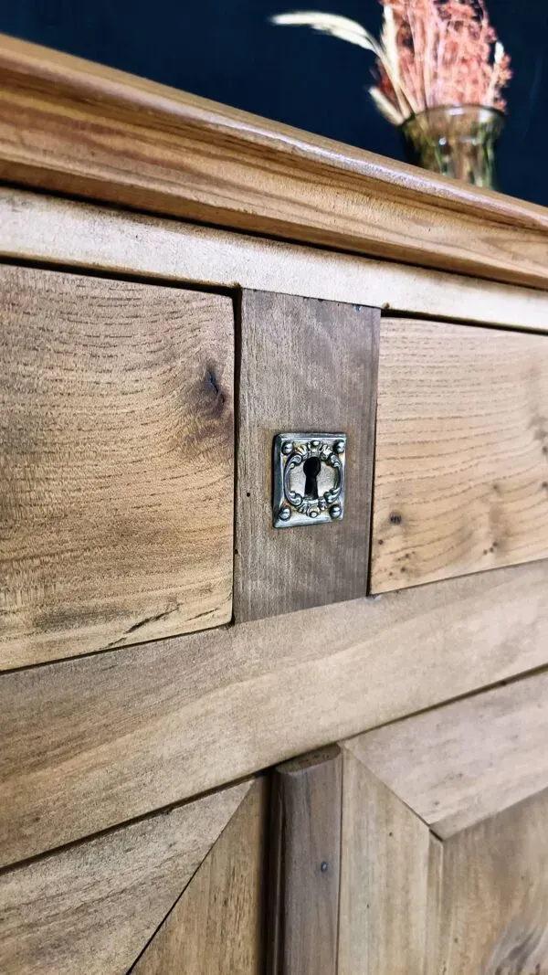 Illustration numéro 5 du produit Buffet ancien rénové