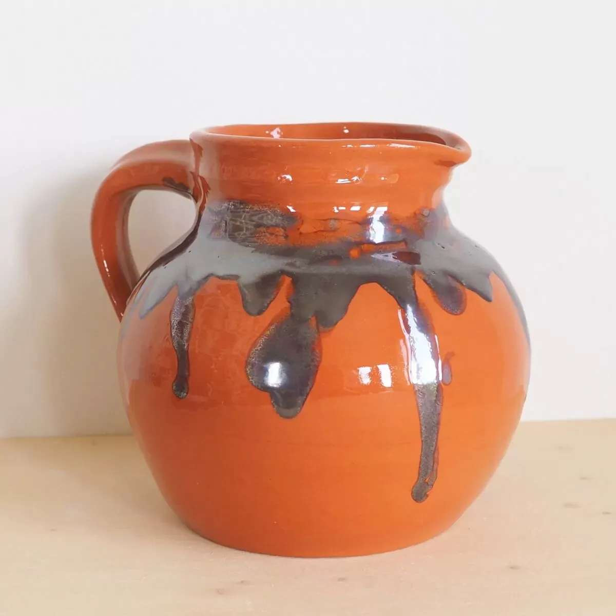 Illustration numéro 5 du produit Cruche