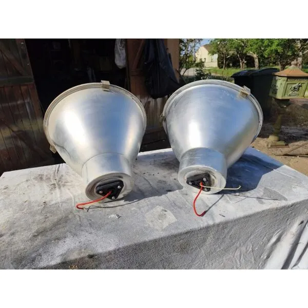 Illustration numéro 5 du produit Paire de suspensions industrielles en aluminium et verre