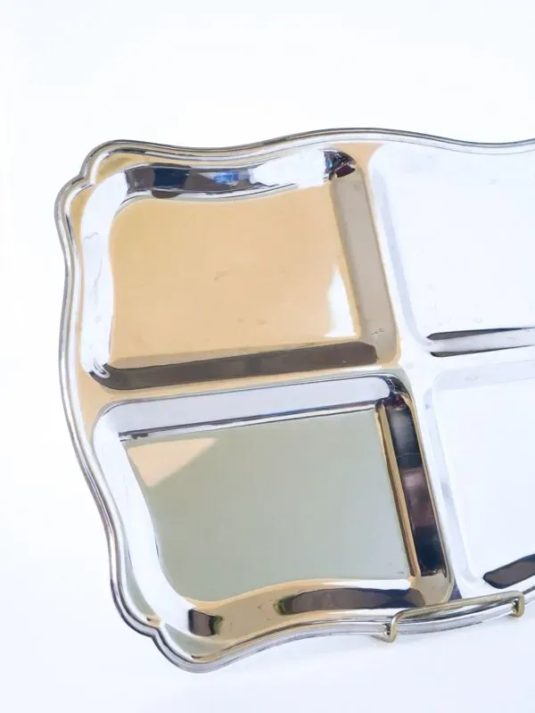 Illustration numéro 5 du produit Plateau rectangulaire à compartiments, 1970 - 42 X 29 cm