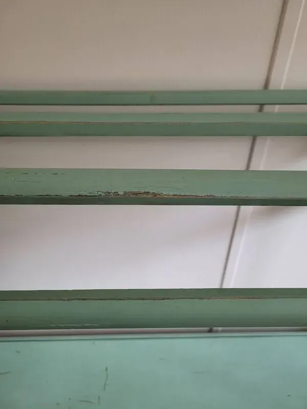 Illustration numéro 5 du produit Vestiaire d’entrée, portant « Jette-habits »